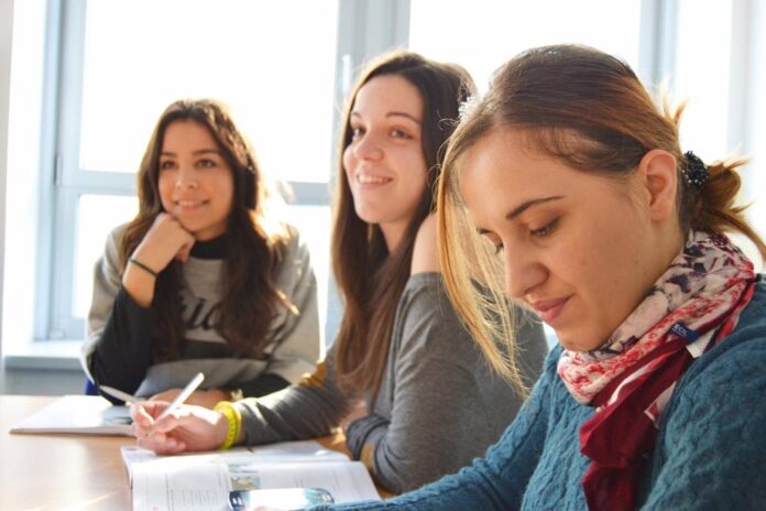 Universidades aumenta en más de un 8,5% la partida para Erasmus+ y financiará 195 proyectos en España UVA PSOE residencia estudiantes