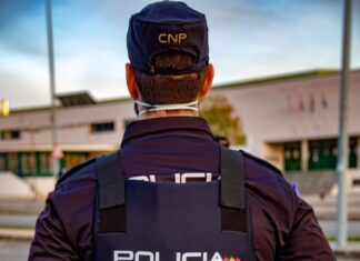 Detenido en Palencia por arrebatar de un tirón la cartera a una mujer y por resistirse a la policía La Policía Nacional ha detenido a un hombre por un delito de violencia de genero a una menor de 15 años
