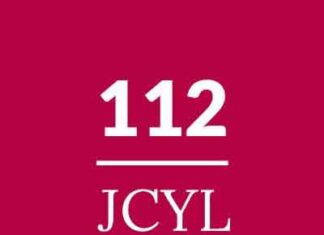 Un coche se lleva por delante la terraza de un bar y deja cinco heridos