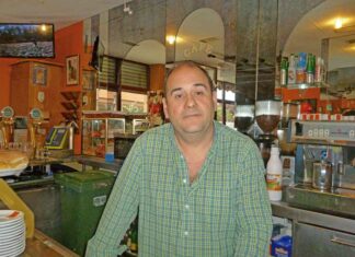 Ambiente acogedor, trato familiar. Café Bar Arambol