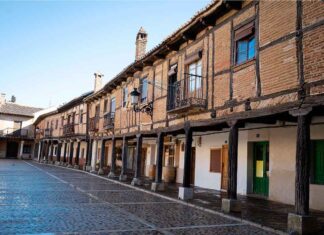 La Plaza Vieja de Saldaña conserva elementos de la arquitectura tradicional de la comarca