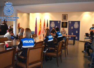 La Policía Nacional imparte unas jornadas sobre violencia doméstica, de género y sexual
