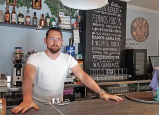 Nueva gerencia en el bar Sin Comentarios de Palencia