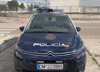 Dos mujeres detenidas en Pajarillos por herirse mutuamente, una con un cuchillo y la otra con un destornillador