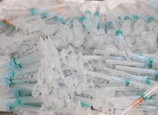 CyL empezará este jueves a administrar la tercera dosis en residencias