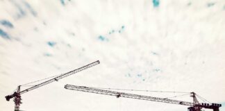 gruas construcción vivienda