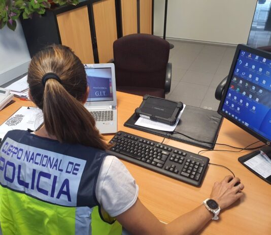 Agente del Grupo de Investigación Tecnológica de la Policía Nacional.