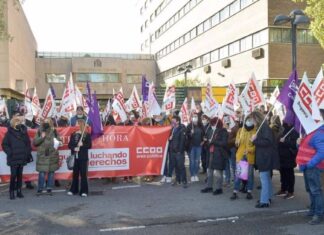 Centenares de delegados del Área Pública de CCOO se concentran en la Delegación del Gobierno para exigir mejoras concentracion CCOO delegacion gobierno valladolid