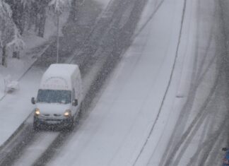 Ampliación. La nieve cierra 8 carreteras e impide la circulación de vehículos pesados en la A-73 en Basconcillos