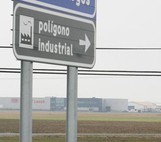 torquemada Desvío desde la autovía A-62 al polígono industrial de Torquemada.