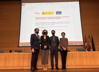 Junta informa a alcaldes de ayudas europeas para la rehabilitar edificios residenciales y urbanizar espacios públicos