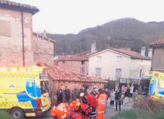 Rescatados dos ancianos tras sufrir una caída en el entorno de una cascada