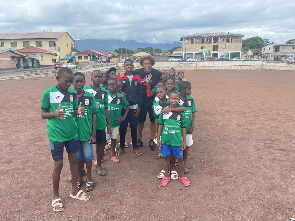 villamuriel fútbol Guinea