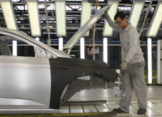 La mayoría de los trabajadores de Renault Palencia, contrarios al cambio de vacaciones, según CGT