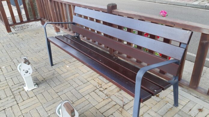 Banco plástico reciclado de la boca a las posaderas, palencia recicla