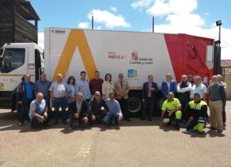 El Boedo-Ojeda presume de nuevo camión para la recogida de residuos boedo ojeda presume de camión