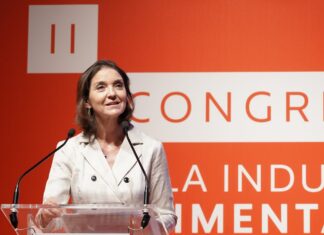 Reyes Maroto adelanta que los inversores destinarán 100 millones para garantizar el futuro de las plantas de Siro Reyes Maroto SIro