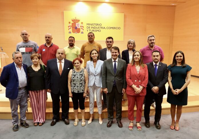 Firma del acuerdo de competitividad en Siro Siro firma acuerdo nuevo futuro