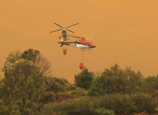 El noroeste peninsular concentra el 53,3% de las 230.000 hectáreas de superficie arrasadas por los incendios en lo que va de año en España Incendio-en-Monsargo-Salamanca-helicópteros-extinción-JOSE-VICENTE-ICAL