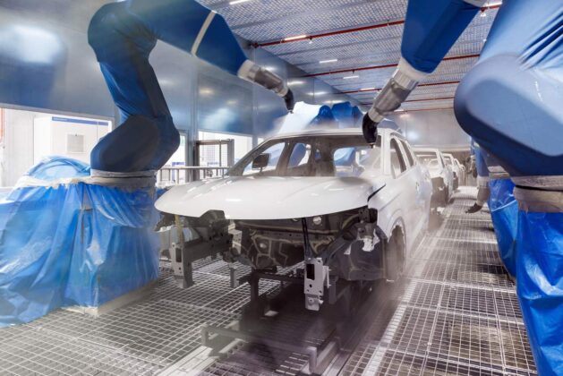 Fabricaci&oacute;n del nuevo Renault Austral en la planta de Villamuriel de Cerrato, Palencia. Julio 202