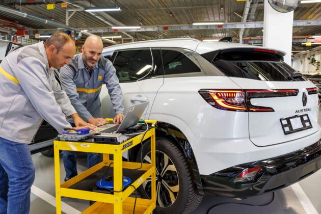 Fabricaci&oacute;n del nuevo Renault Austral en la planta de Villamuriel de Cerrato, Palencia. Julio 202