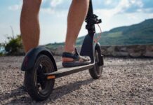 Palencia refuerza el control sobre los patinetes eléctricos con una campaña especial de vigilancia Imagen de archivo de un patinete eléctrico