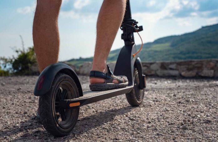 Imagen de archivo de un patinete eléctrico