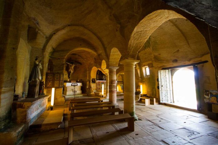 olleros-de-pisuerga-ermita-rupestre-santos-justo-y-pastor-foto-Centro-ROM Olleros de Pisuerga ermita rupestre santos justo y pastor