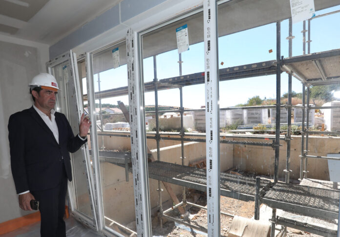 Visita a la primera fase de la promoción de viviendas de protección pública en Aguilar de Campoo