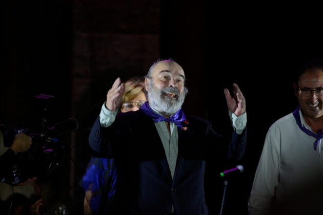 Antonio Resines tras el chupinazo. / Julio Robles Antol&iacute;n