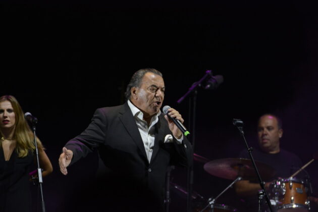 Actuaci&oacute;n de Los del R&iacute;o, tras el preg&oacute;n. / Julio Robles Aguilar