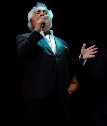 Actuaci&oacute;n de Los del R&iacute;o, tras el preg&oacute;n. / Julio Robles Aguilar