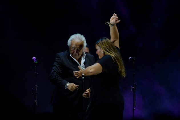 Actuaci&oacute;n de Los del R&iacute;o, tras el preg&oacute;n. / Julio Robles Aguilar