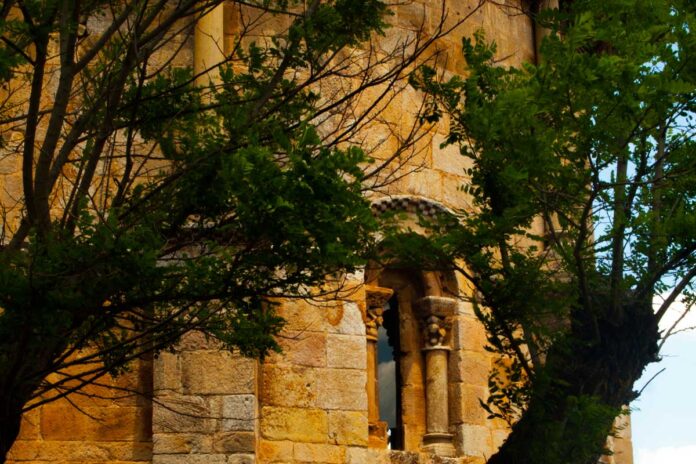 Románico-Erótico---Cervatos---CENTRO-ROM-AGUILAR Románico Erótico - Cervatos - CENTRO ROM AGUILAR