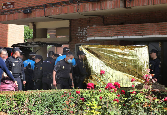 Descubren el cuerpo sin vida de una mujer de 32 años en una vivienda de la capital