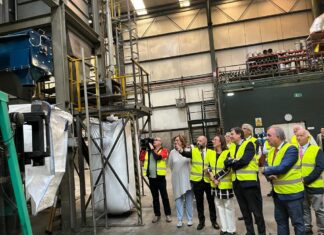 Renecal distribuirá su polvo de neumáticos por el asfalto de las carreteras de toda España