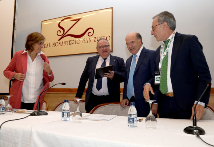 El consejero de Sanidad inaugura el VIII Congreso regional de CESM Castilla y León Vázquez apuesta por la negociación con los profesionales sanitarios para mejorar la asistencia