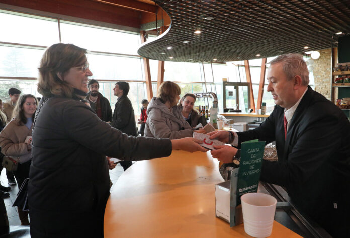 Nuevas Generaciones del PP de Palencia rinde homenaje a la Constitución Nuevas Generaciones del PP de Palencia rinde homenaje a la Constitución