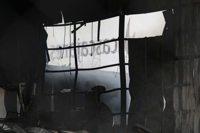 Incendio-fabrica-Cascajares-Dueñas-Palencia---Bragimo-2 Incendio en la fábrica de Cascajares en Dueñas (Palencia) - Brágimo (ICAL)