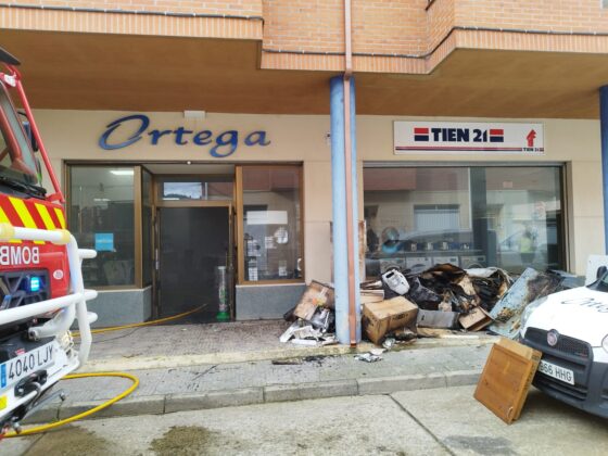 Sofocan-un-incendio-en-almac&eacute;n-de-electrodom&eacute;sticos-Salda&ntilde;a