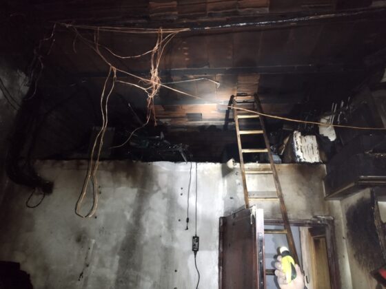 Sofocan-un-incendio-en-almac&eacute;n-de-electrodom&eacute;sticos-Salda&ntilde;a