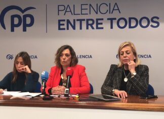 Carmen Fernández, Milagros Marcos y Mariví Álvarez.