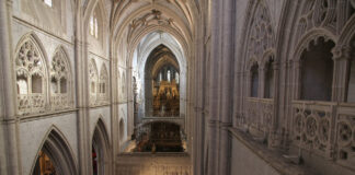 Trascoro y nave central de la catedral de Palencia. / ICAL