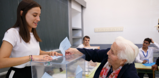 Imagen de archivo de un colegio electoral