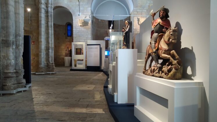 El consejero de Cultura inaugura el nuevo museo-iglesia de Santiago en Carri&oacute;n de los Condes (Palencia)