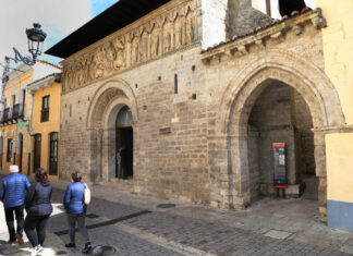 ‘Mayo con Arte’ regresa a Carrión de los Condes con visitas guiadas al Museo Iglesia de Santiago El consejero de Cultura inaugura el nuevo museo-iglesia de Santiago en Carrión de los Condes (Palencia)