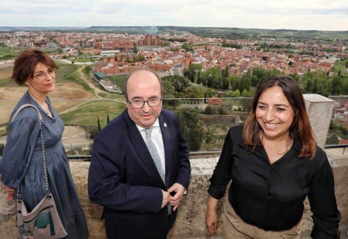 Visita del ministro de Cultura y Deporte al cerro del Otero