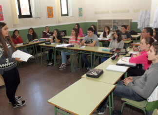 Dos alumnas del BIE del IES Trinidad Arroyo, seleccionadas en el XXXV Certamen de Jóvenes Investigadores 100.000-euros-para-mejorar-los-Institutos-Trinidad-Arroyo-Recesvinto, -'casa-cuna'