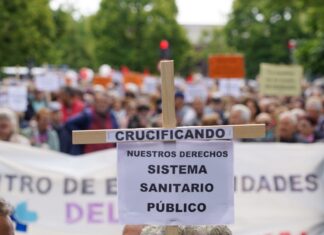 Las Plataformas por la Defensa de la Sanidad Pública toman las calles de Valladolid para exigir recursos para unas prestaciones de calidad