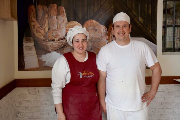 Beatriz y Ángel regentan su propio negocio, La Peregrina, en Carrión de los Condes